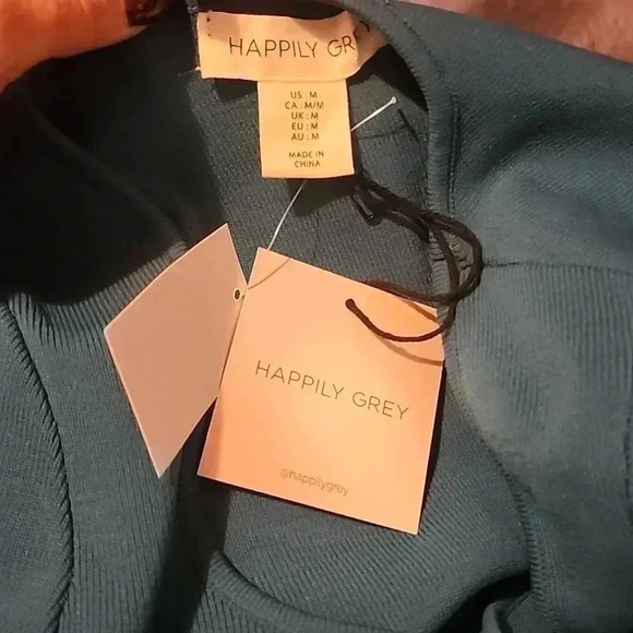 HAPPILY GREY WOMEN'S LONG SLEEVE GREEN SCOOP NECK TOP SIZE M - Picture 4 of 4